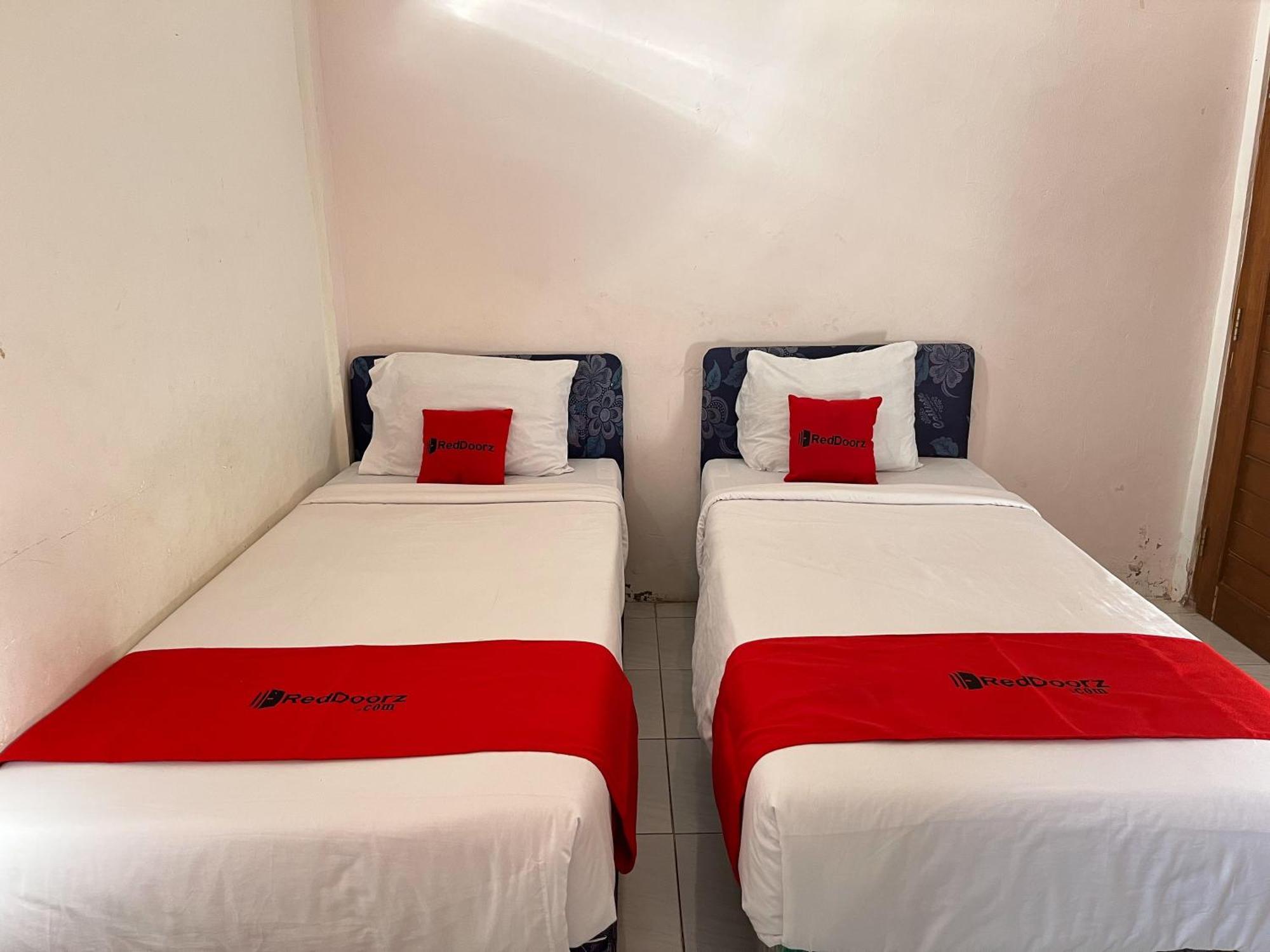 Reddoorz Syariah At Falisha Umy Ngabean Dış mekan fotoğraf